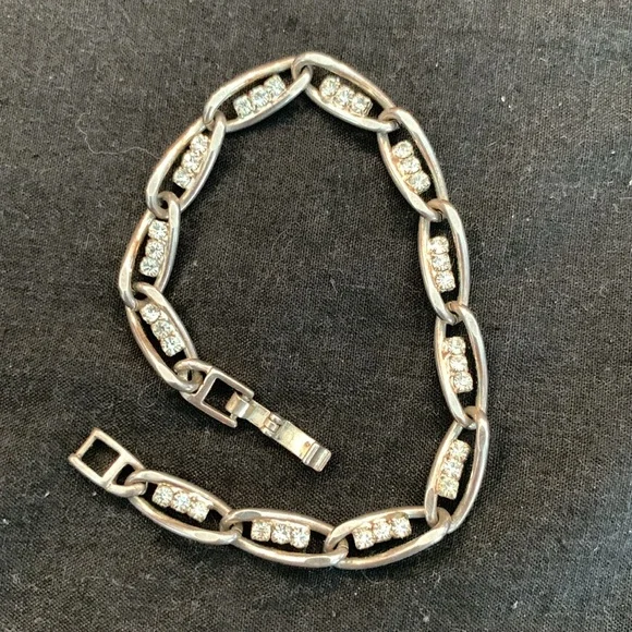 Bracelets - Picture 3 of 4